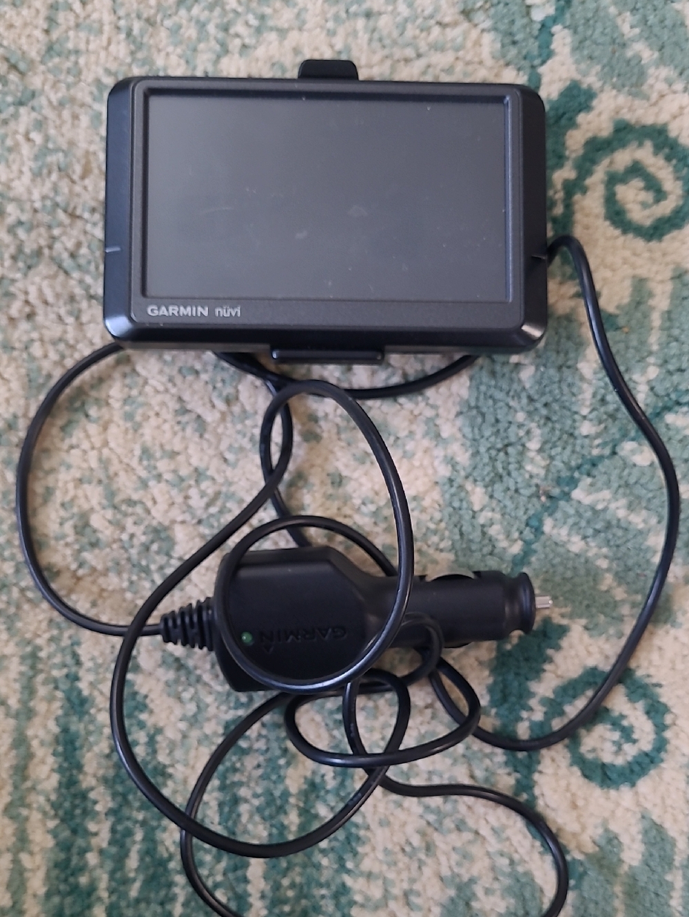 Used Garmin nüvi Portable GPS Navigator - Two Parts